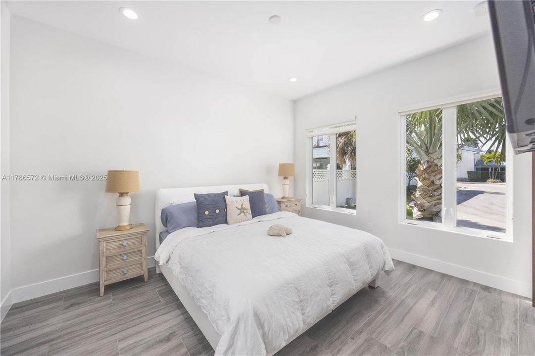 Recently Rented: $16,000 (5 beds, 4 baths, 3175 Square Feet)