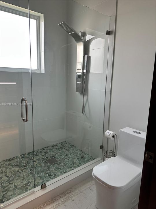 Recently Rented: $16,000 (5 beds, 4 baths, 3175 Square Feet)