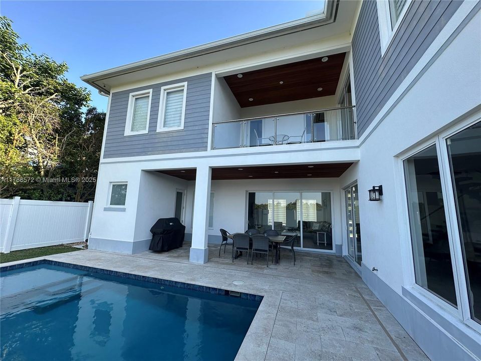 Recently Rented: $16,000 (5 beds, 4 baths, 3175 Square Feet)