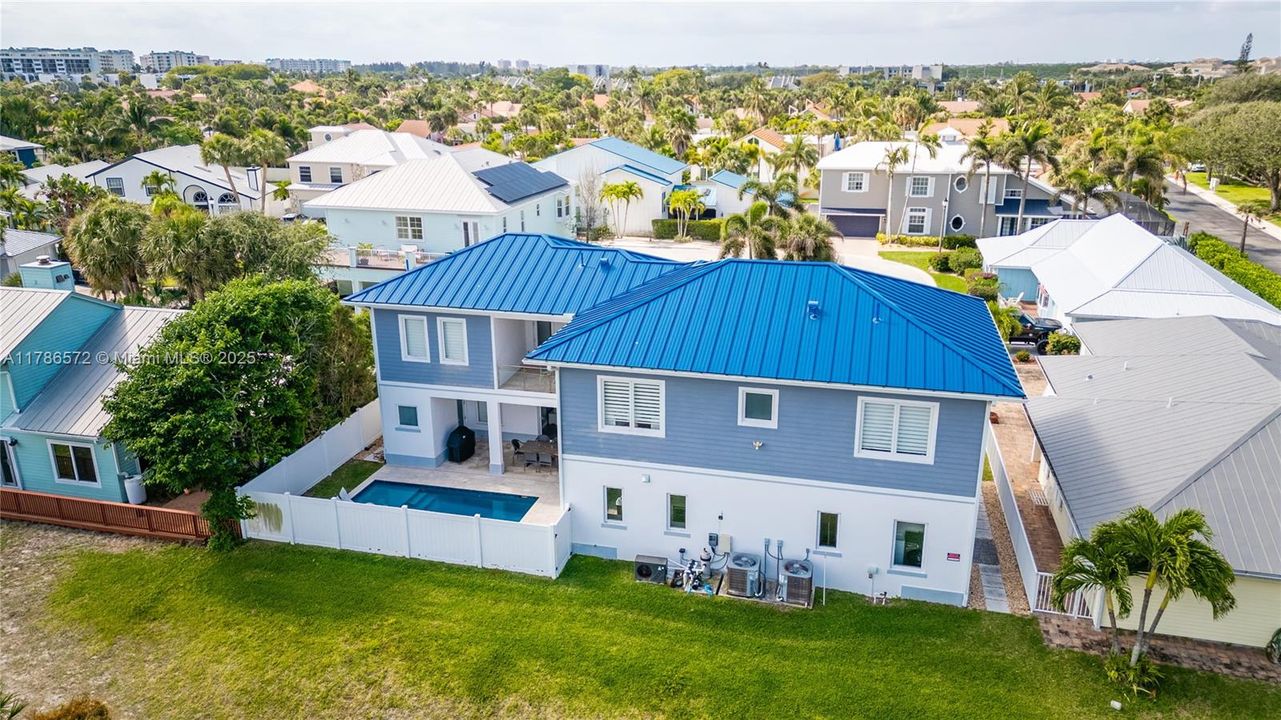 Recently Rented: $16,000 (5 beds, 4 baths, 3175 Square Feet)