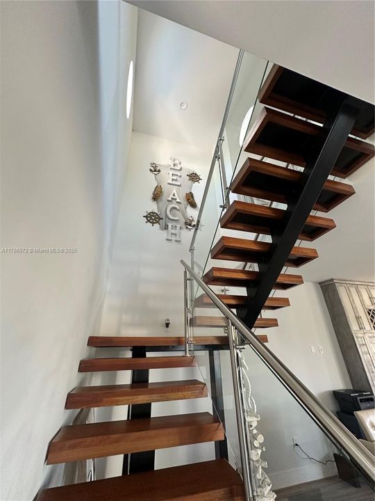 Recently Rented: $16,000 (5 beds, 4 baths, 3175 Square Feet)