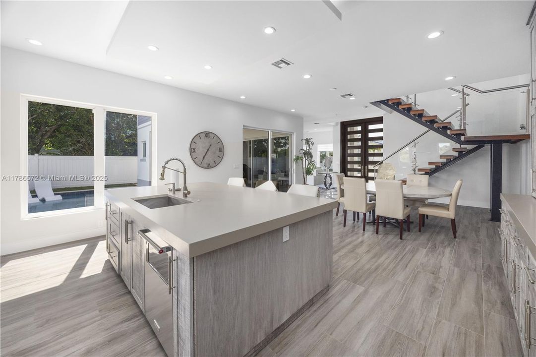 Recently Rented: $16,000 (5 beds, 4 baths, 3175 Square Feet)