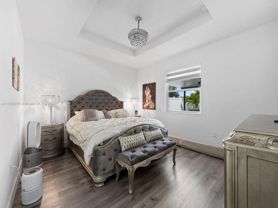 Vendido Recientemente: $670,000 (3 camas, 3 baños, 1870 Pies cuadrados)