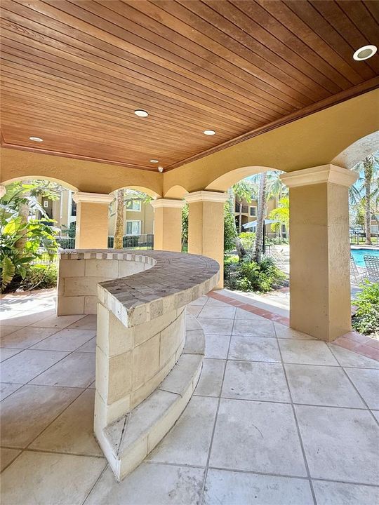 Recently Sold: $229,000 (1 beds, 1 baths, 691 Square Feet)