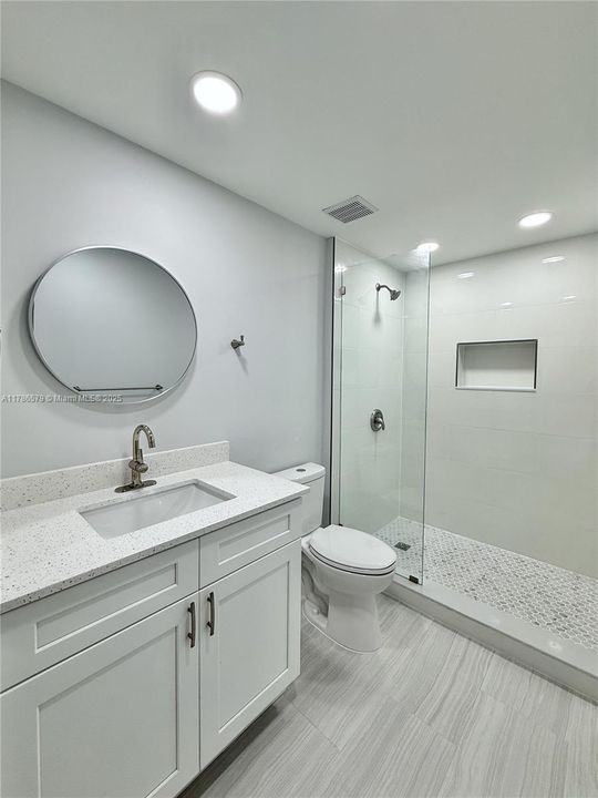 Recently Sold: $229,000 (1 beds, 1 baths, 691 Square Feet)