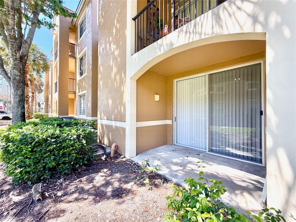 Recently Sold: $229,000 (1 beds, 1 baths, 691 Square Feet)