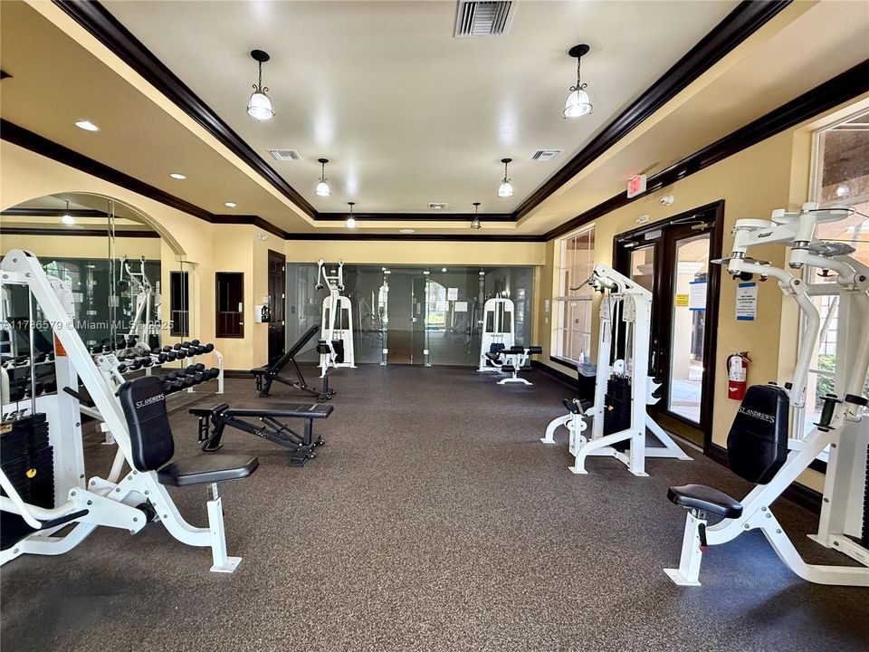 Recently Sold: $229,000 (1 beds, 1 baths, 691 Square Feet)