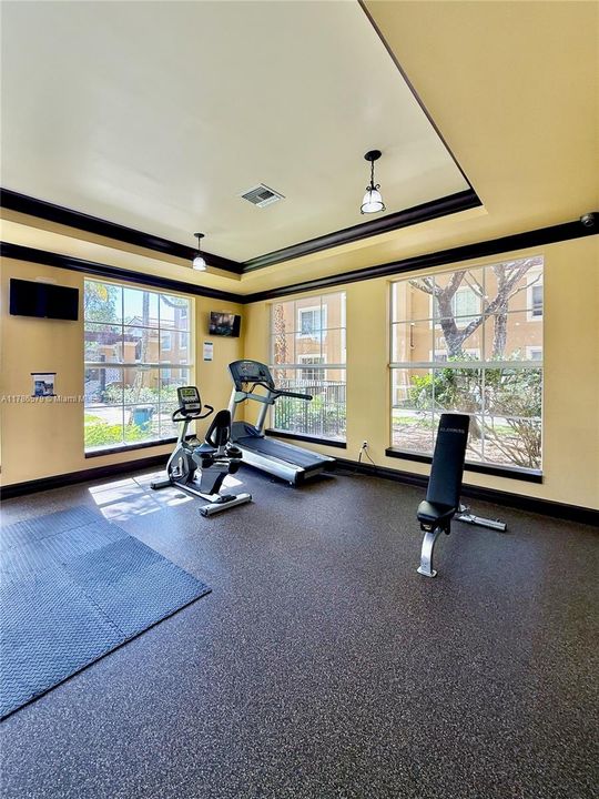 Recently Sold: $229,000 (1 beds, 1 baths, 691 Square Feet)