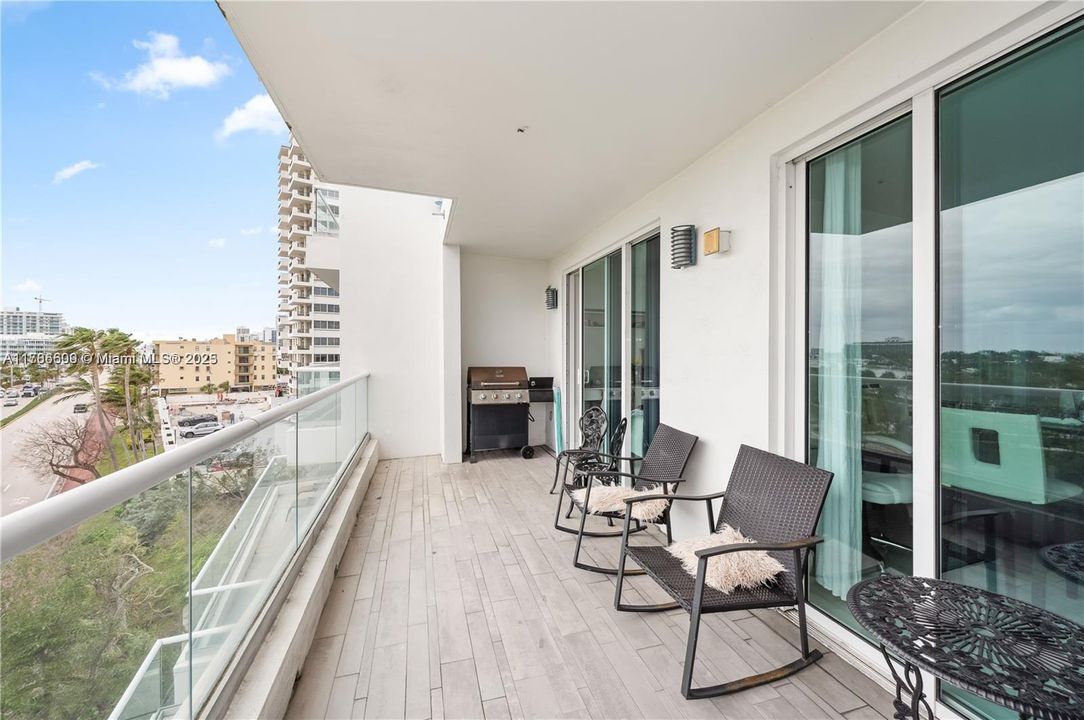 最近租的: $3,500 (2 贝兹, 2 浴室, 1169 平方英尺)