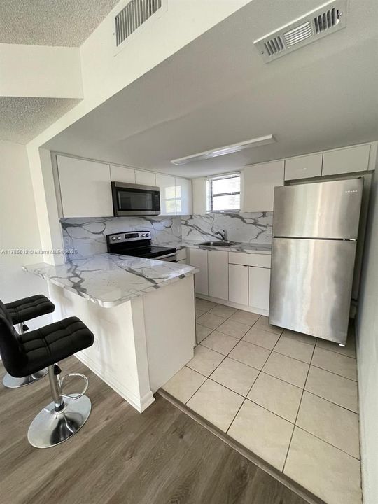 Recientemente alquilado: $1,950 (1 camas, 1 baños, 710 Pies cuadrados)