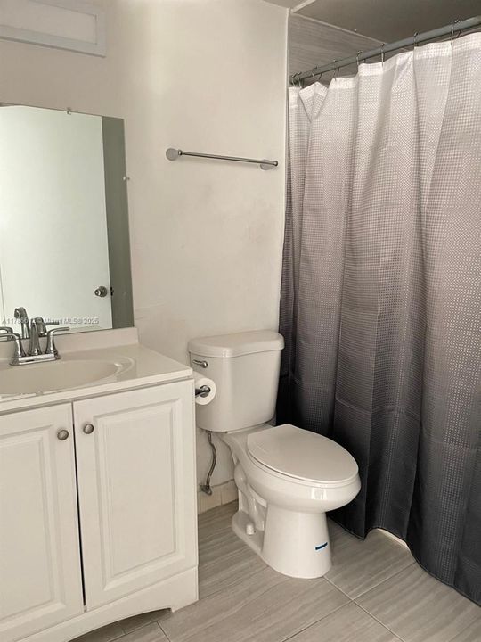 Recientemente alquilado: $1,950 (1 camas, 1 baños, 710 Pies cuadrados)