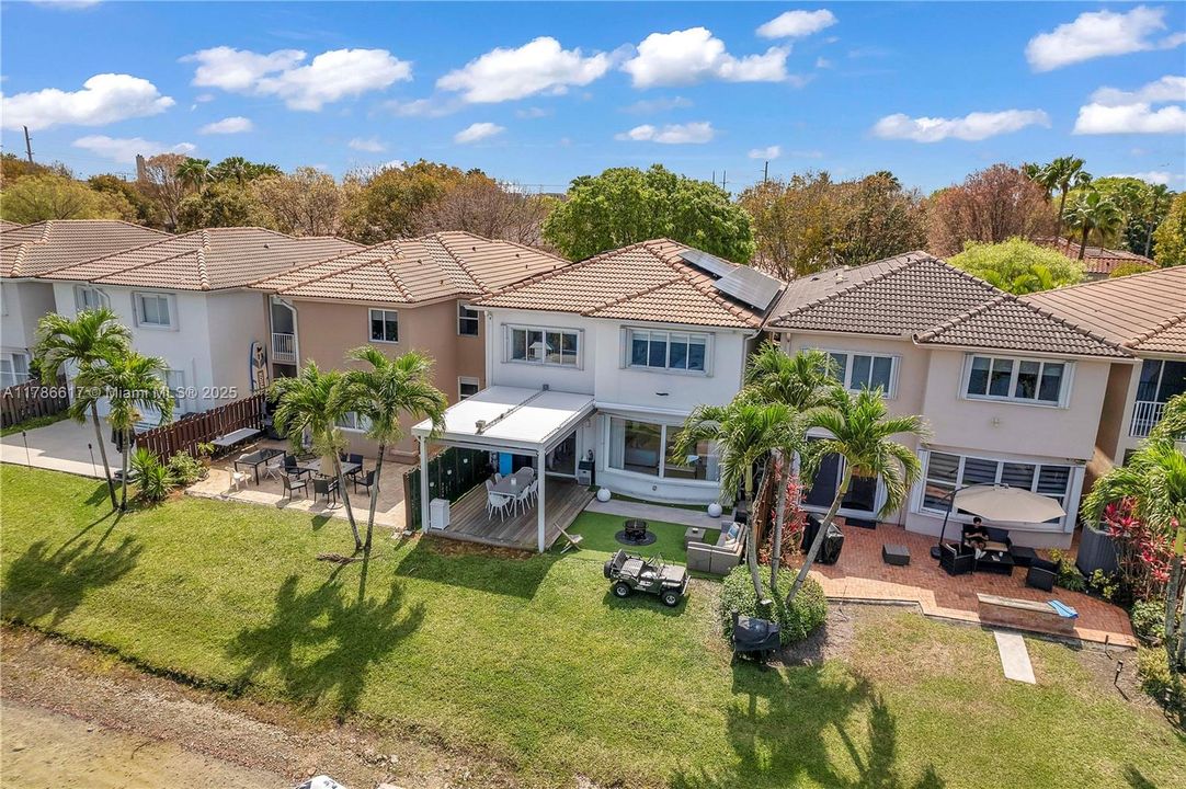 For Sale: $1,100,000 (4 beds, 3 baths, 2287 Square Feet)