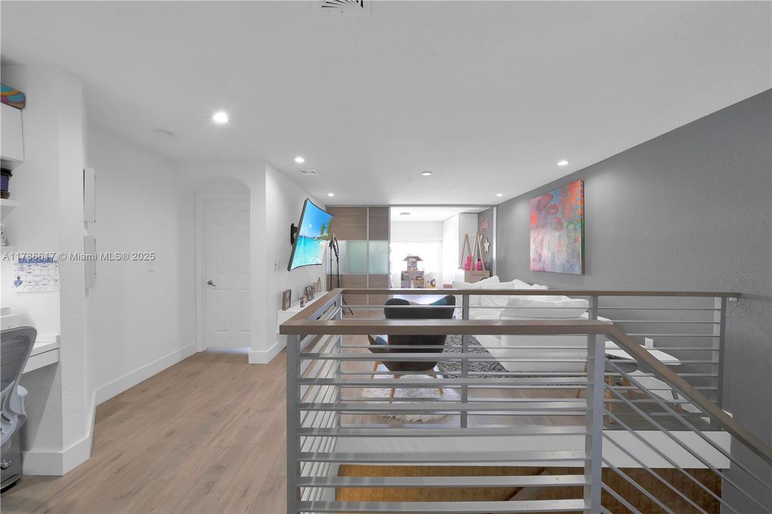 For Sale: $1,100,000 (4 beds, 3 baths, 2287 Square Feet)