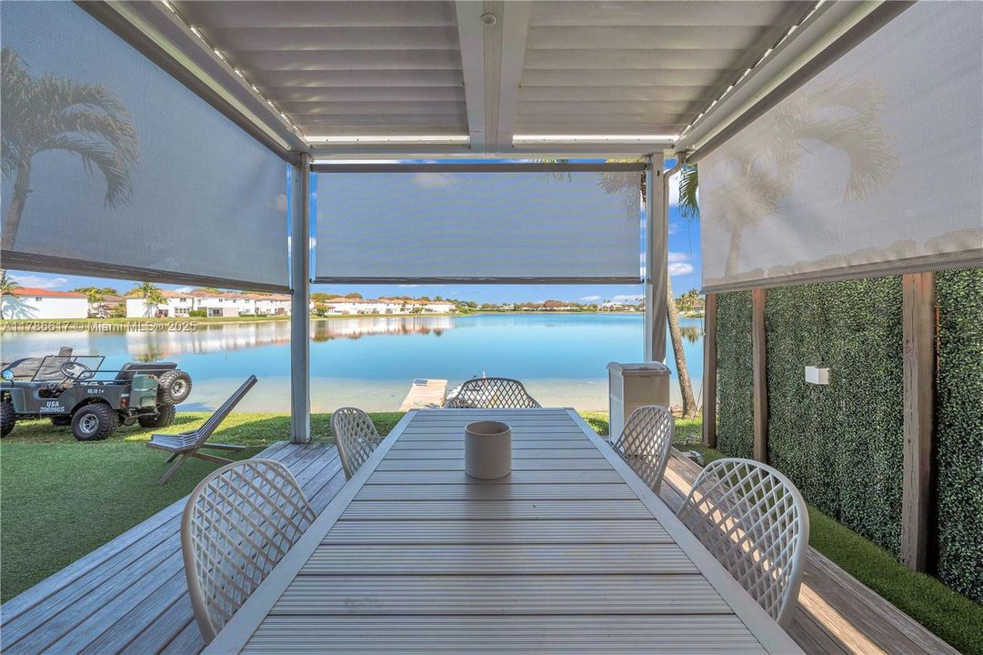 For Sale: $1,100,000 (4 beds, 3 baths, 2287 Square Feet)