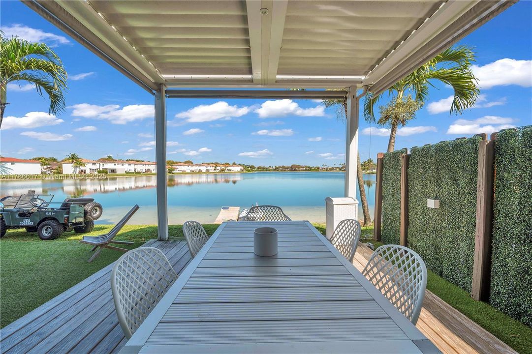 For Sale: $1,100,000 (4 beds, 3 baths, 2287 Square Feet)