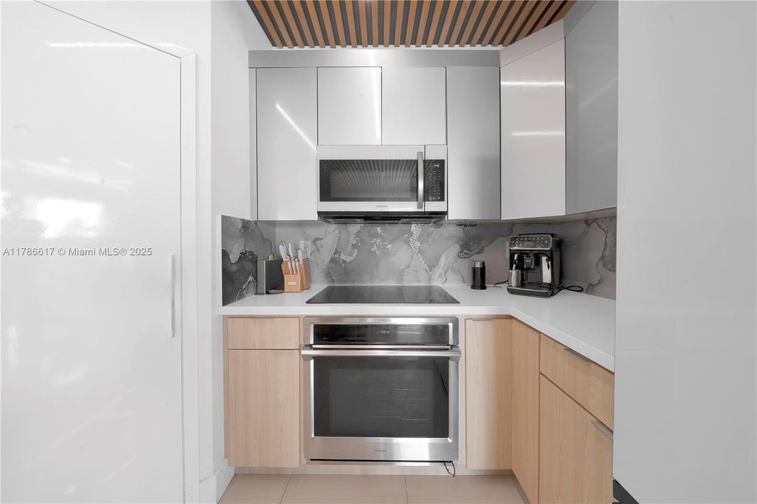 For Sale: $1,100,000 (4 beds, 3 baths, 2287 Square Feet)