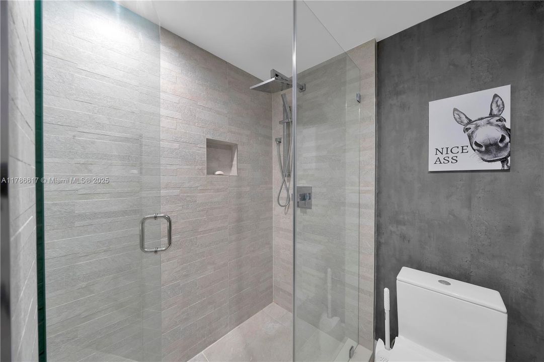 For Sale: $1,100,000 (4 beds, 3 baths, 2287 Square Feet)