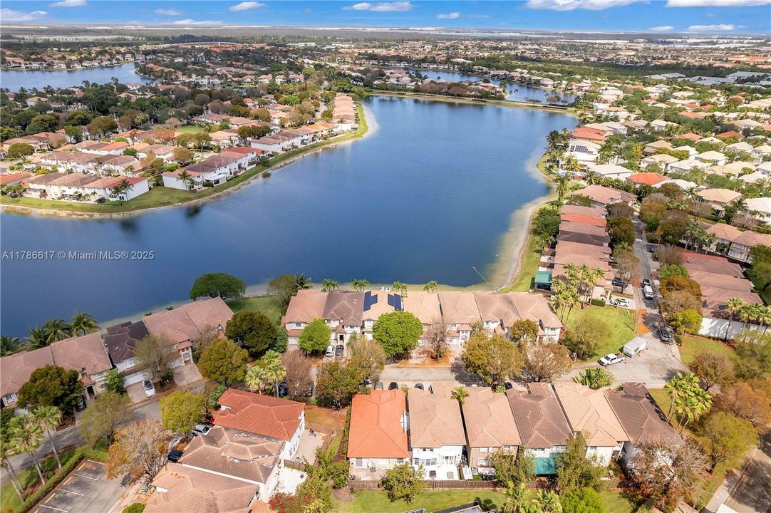 For Sale: $1,100,000 (4 beds, 3 baths, 2287 Square Feet)