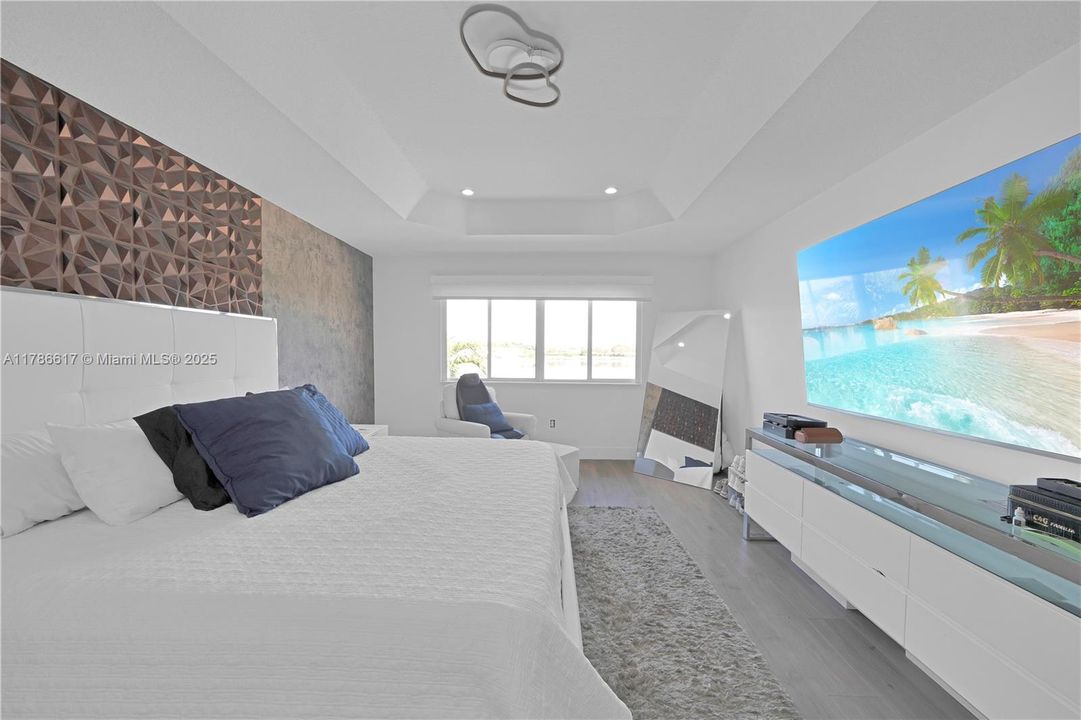 For Sale: $1,100,000 (4 beds, 3 baths, 2287 Square Feet)