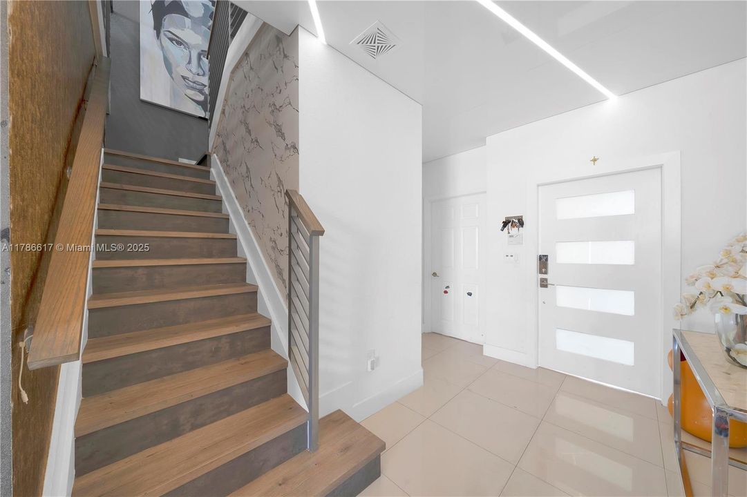 For Sale: $1,100,000 (4 beds, 3 baths, 2287 Square Feet)