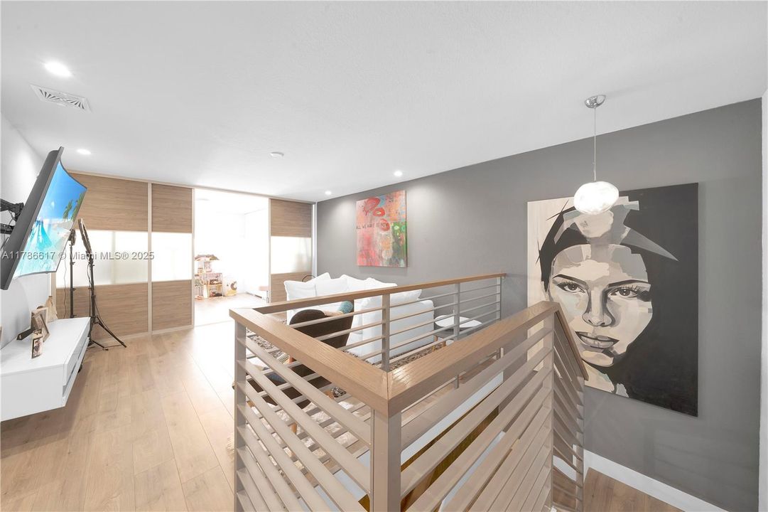 For Sale: $1,100,000 (4 beds, 3 baths, 2287 Square Feet)