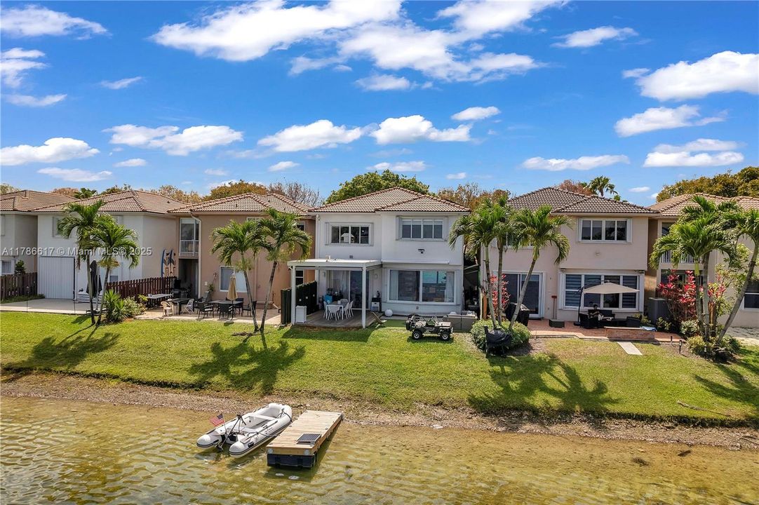 For Sale: $1,100,000 (4 beds, 3 baths, 2287 Square Feet)