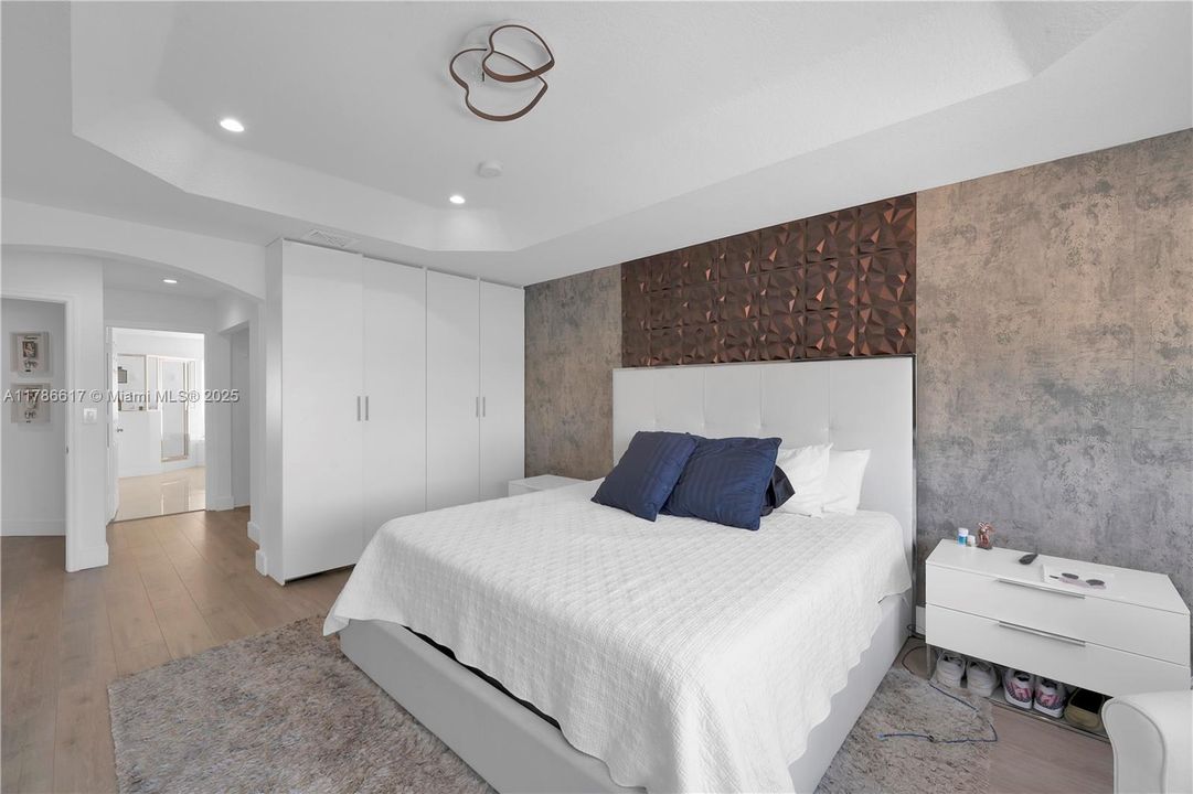 For Sale: $1,100,000 (4 beds, 3 baths, 2287 Square Feet)