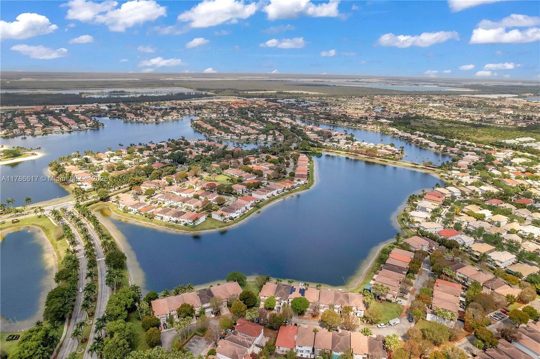 For Sale: $1,100,000 (4 beds, 3 baths, 2287 Square Feet)