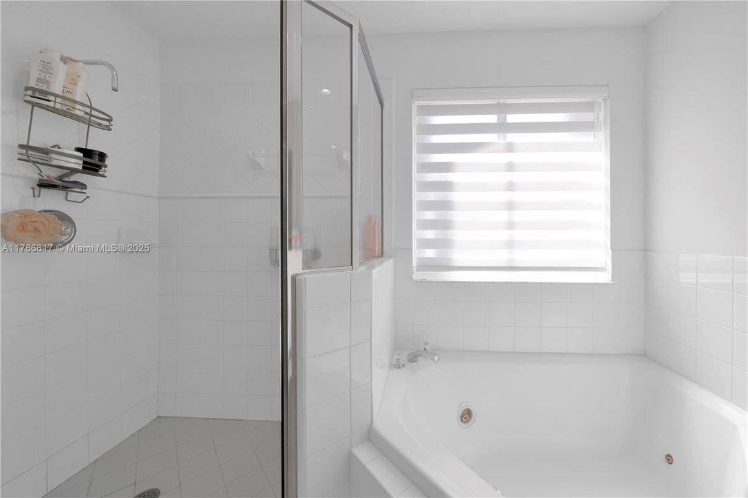 For Sale: $1,100,000 (4 beds, 3 baths, 2287 Square Feet)