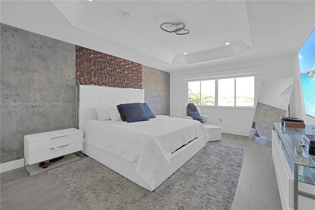 For Sale: $1,100,000 (4 beds, 3 baths, 2287 Square Feet)