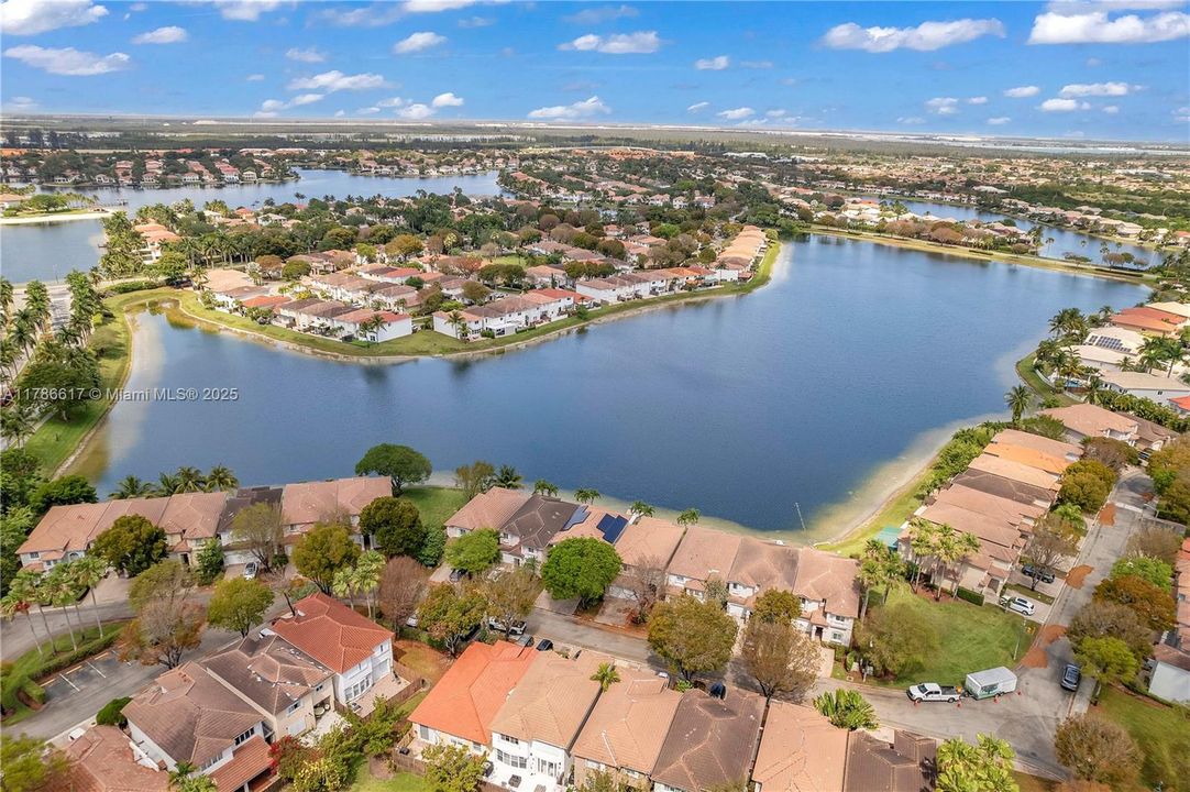 For Sale: $1,100,000 (4 beds, 3 baths, 2287 Square Feet)