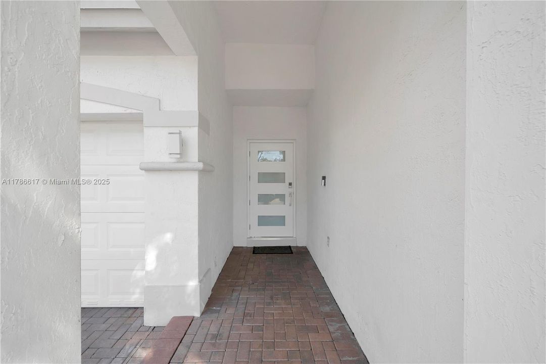 For Sale: $1,100,000 (4 beds, 3 baths, 2287 Square Feet)