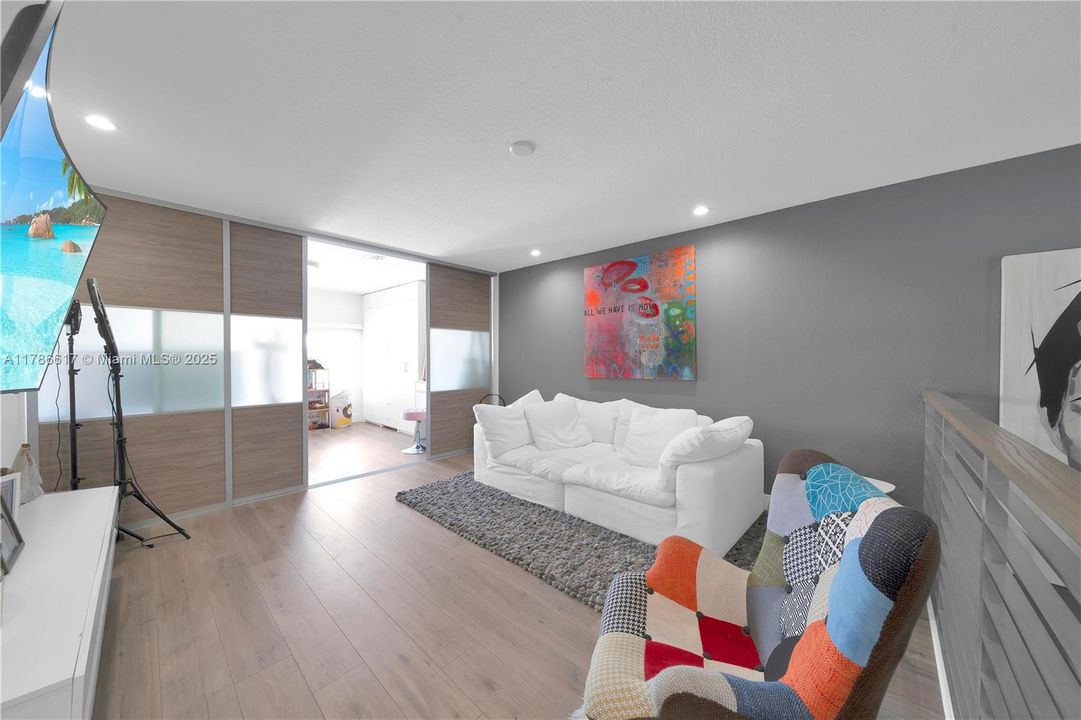 For Sale: $1,100,000 (4 beds, 3 baths, 2287 Square Feet)