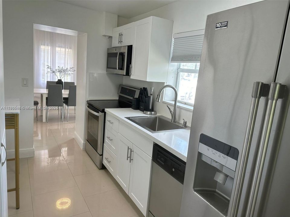 最近租的: $2,999 (3 贝兹, 1 浴室, 725 平方英尺)