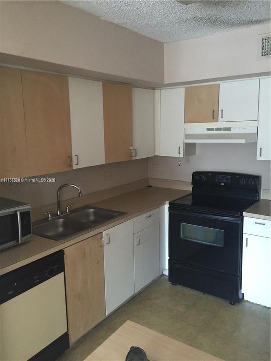 Recientemente alquilado: $1,600 (2 camas, 1 baños, 749 Pies cuadrados)