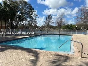 Recientemente alquilado: $1,600 (2 camas, 1 baños, 749 Pies cuadrados)