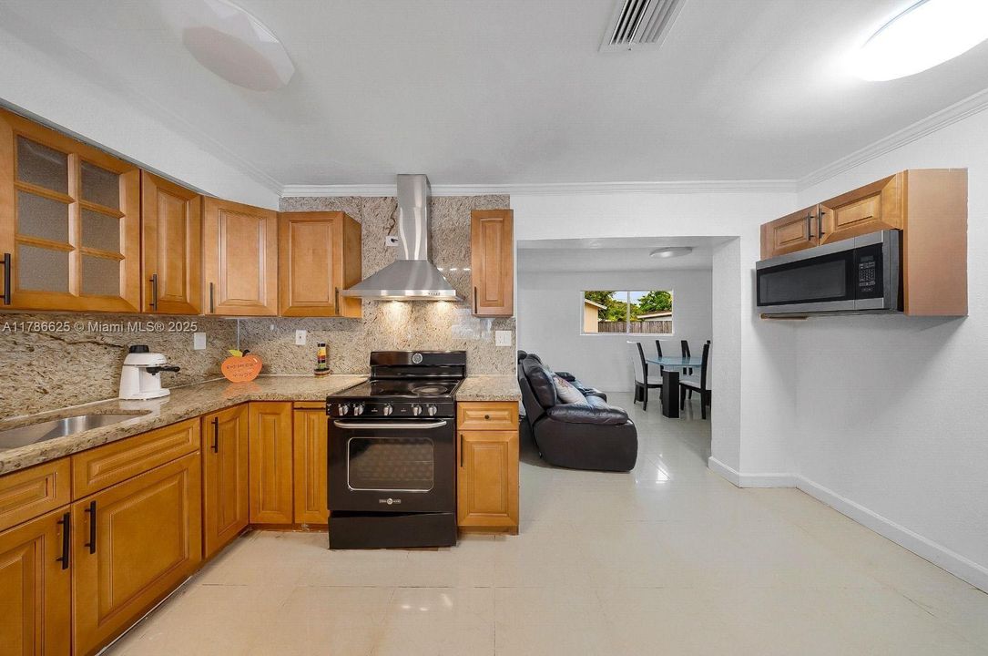 Recently Sold: $560,000 (4 beds, 2 baths, 1378 Square Feet)