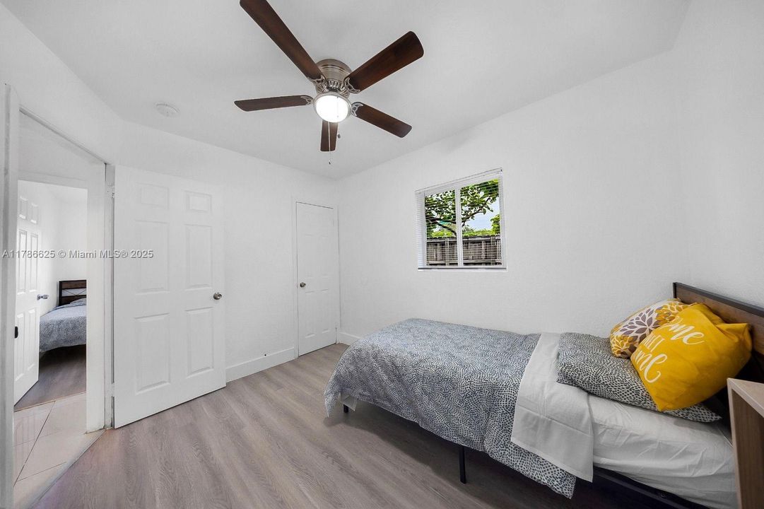 Recently Sold: $560,000 (4 beds, 2 baths, 1378 Square Feet)