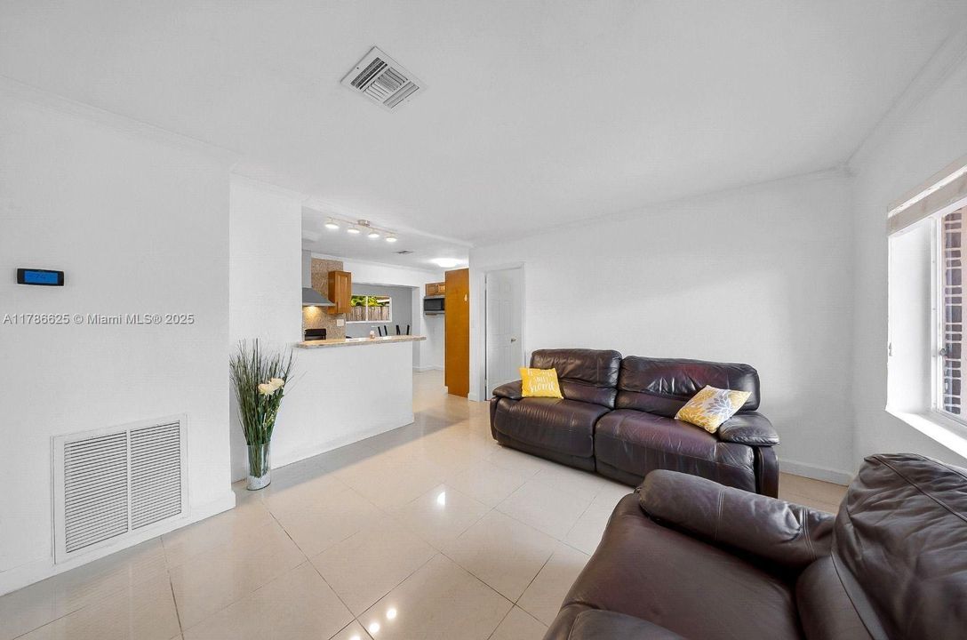 Recently Sold: $560,000 (4 beds, 2 baths, 1378 Square Feet)