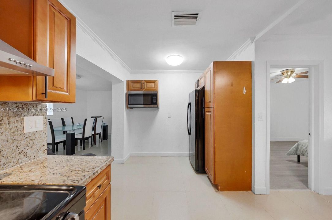 Recently Sold: $560,000 (4 beds, 2 baths, 1378 Square Feet)