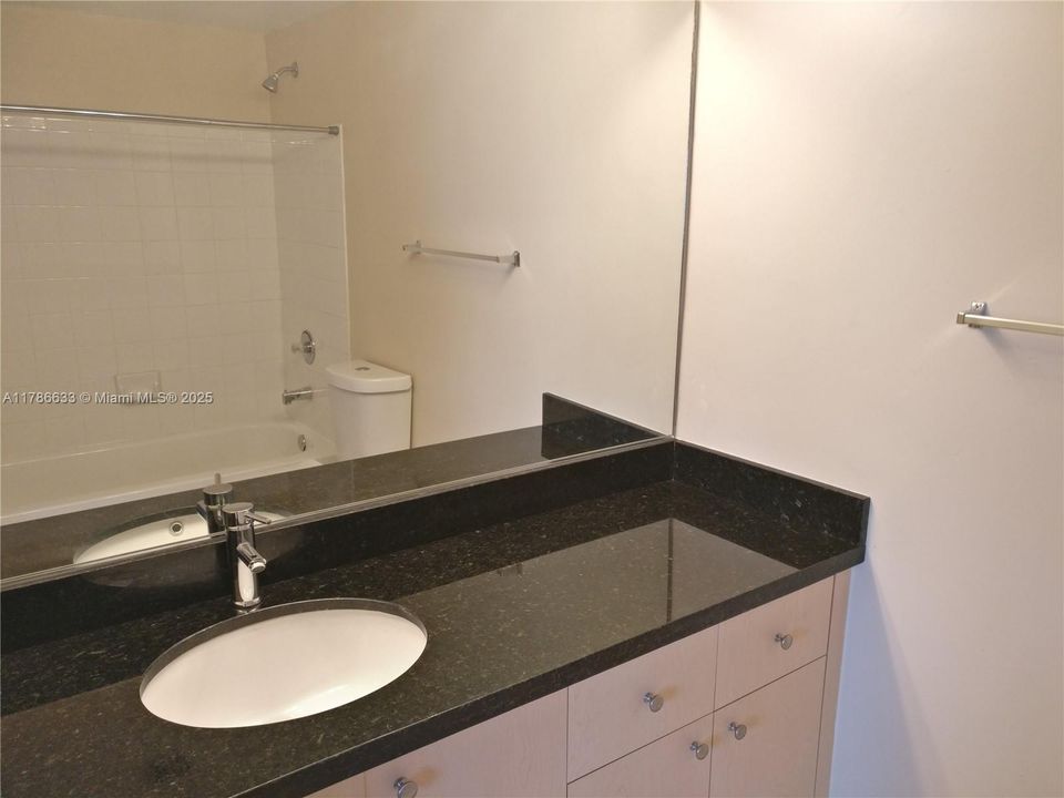 Недавно арендовано: $2,580 (2 спален, 2 ванн, 1205 Квадратных фут)