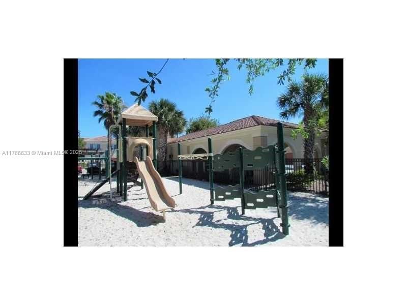 Недавно арендовано: $2,580 (2 спален, 2 ванн, 1205 Квадратных фут)