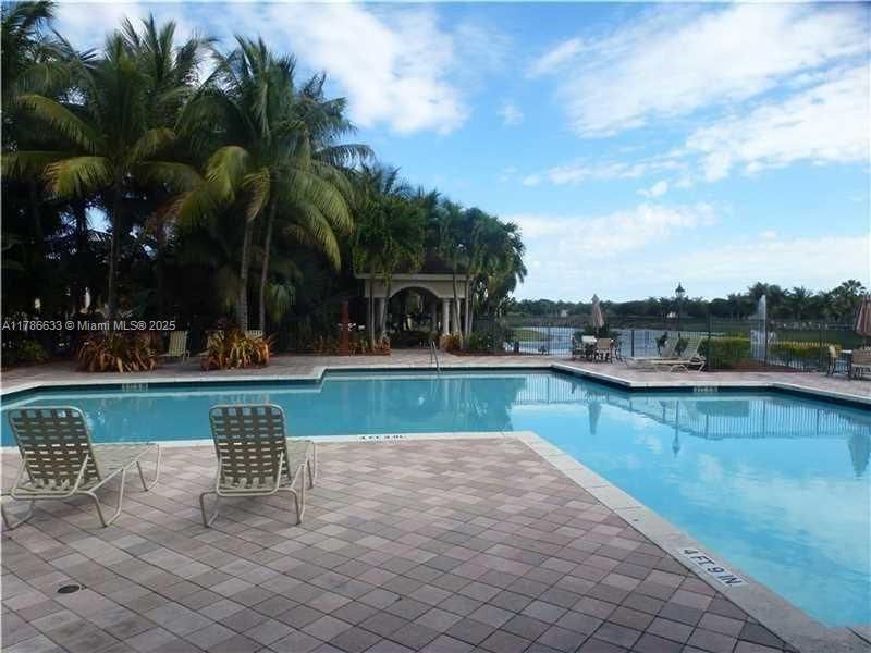 Недавно арендовано: $2,580 (2 спален, 2 ванн, 1205 Квадратных фут)