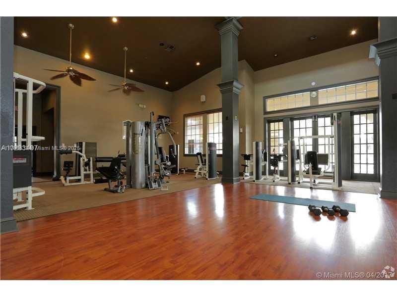 Недавно арендовано: $2,580 (2 спален, 2 ванн, 1205 Квадратных фут)