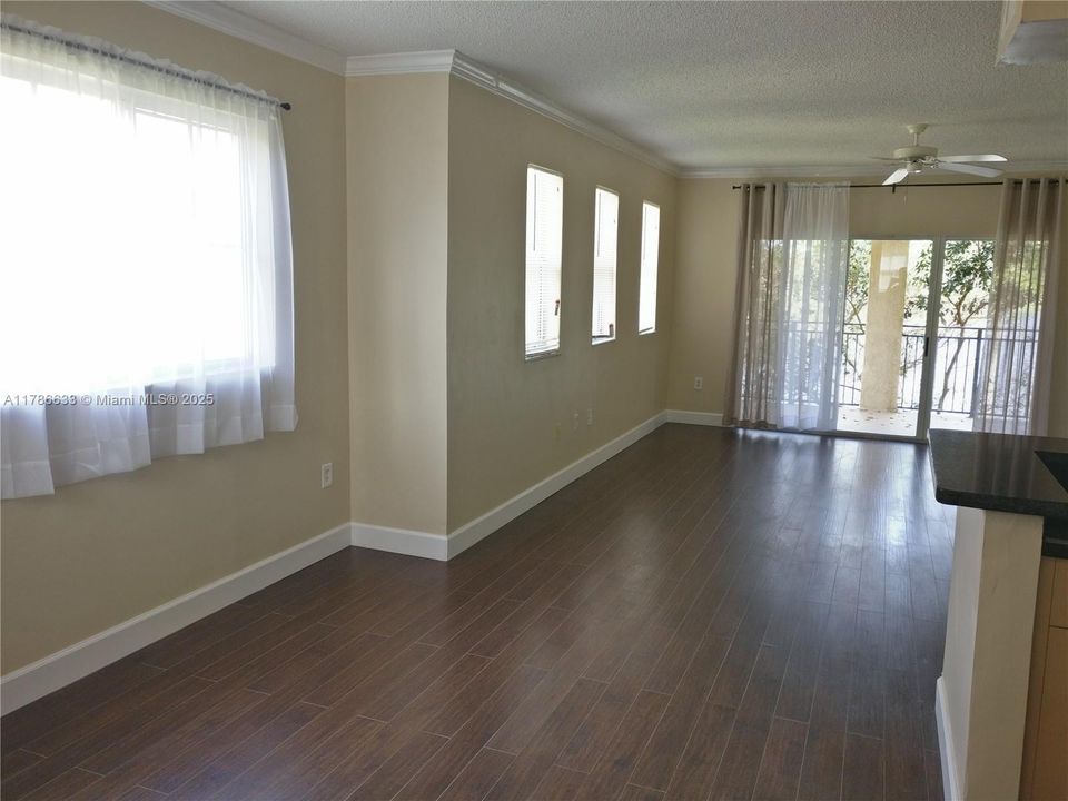 Недавно арендовано: $2,580 (2 спален, 2 ванн, 1205 Квадратных фут)