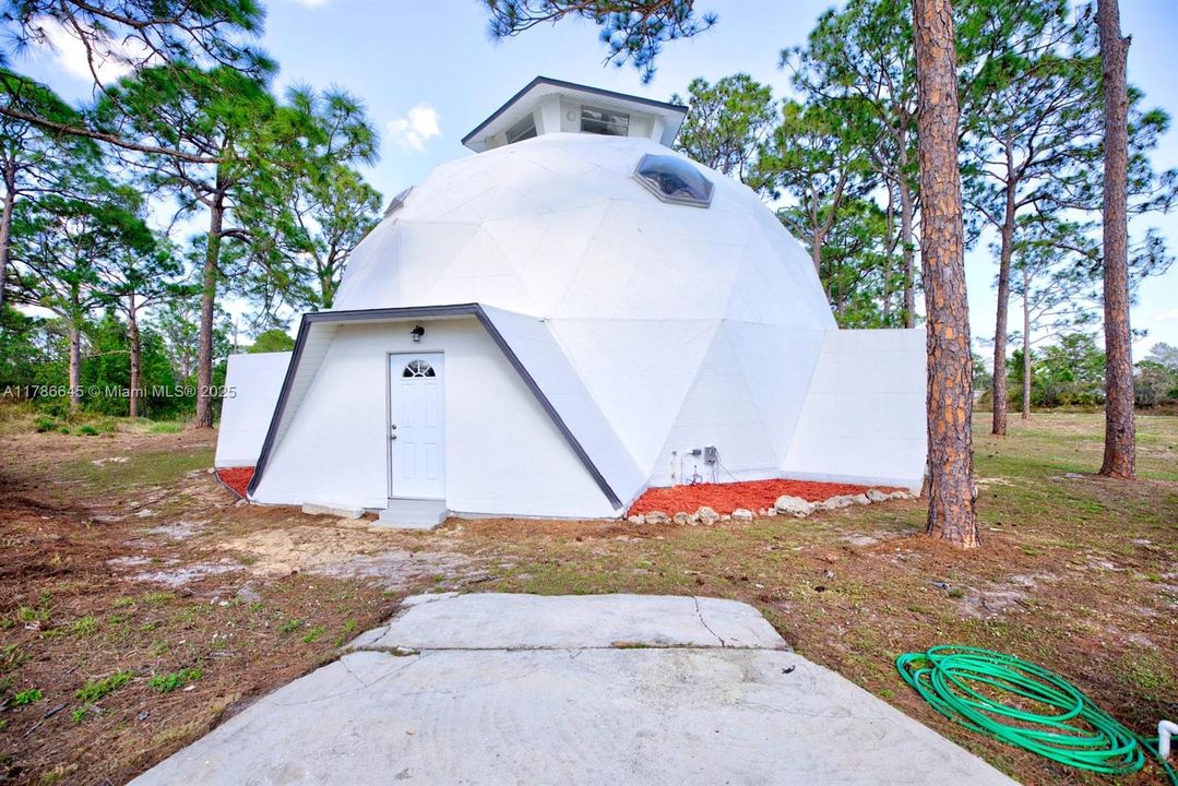 最近售出: $314,900 (3 贝兹, 2 浴室, 2494 平方英尺)