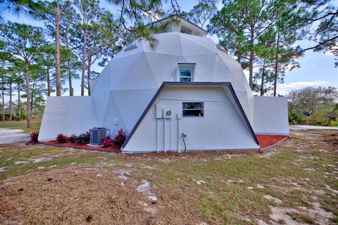 最近售出: $314,900 (3 贝兹, 2 浴室, 2494 平方英尺)