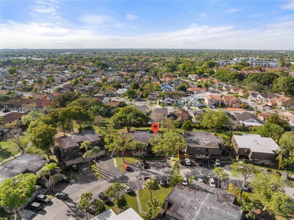 Vendido Recientemente: $369,000 (2 camas, 2 baños, 1302 Pies cuadrados)