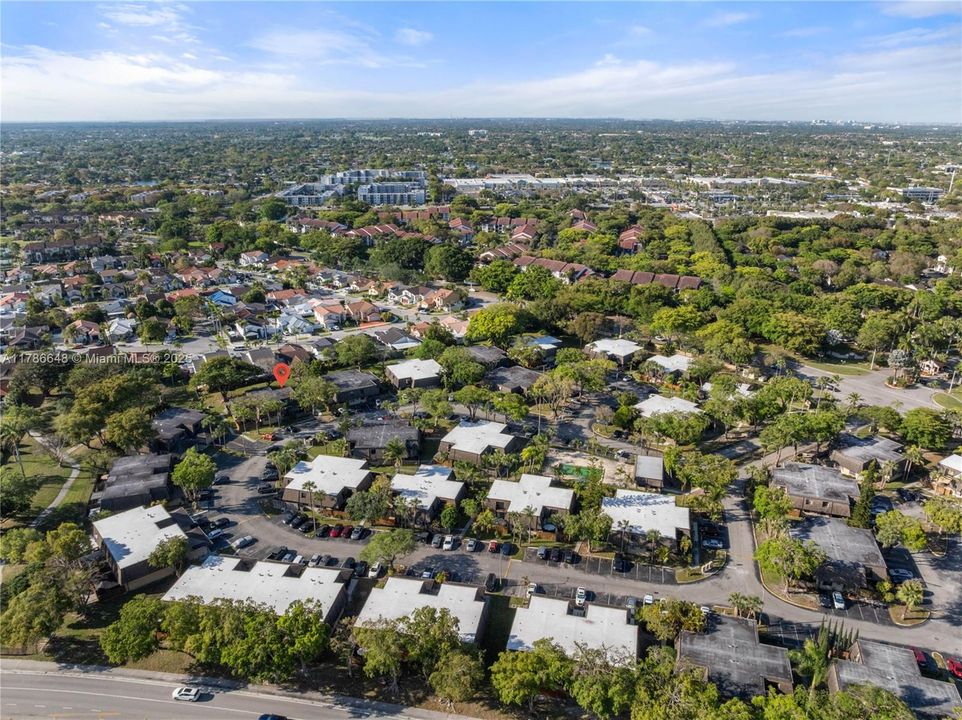 Vendido Recientemente: $369,000 (2 camas, 2 baños, 1302 Pies cuadrados)