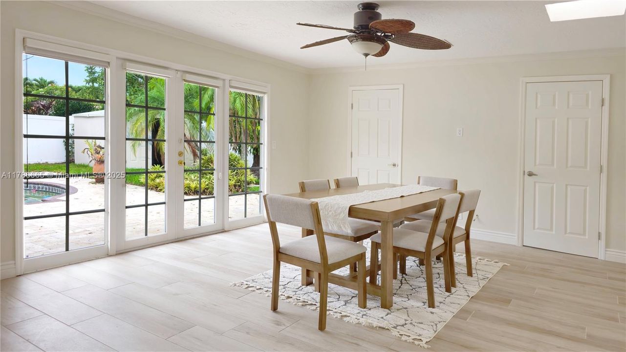 Recently Rented: $4,950 (3 beds, 2 baths, 1772 Square Feet)